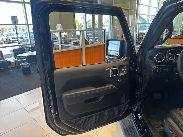 new 2025 Jeep Wrangler car
