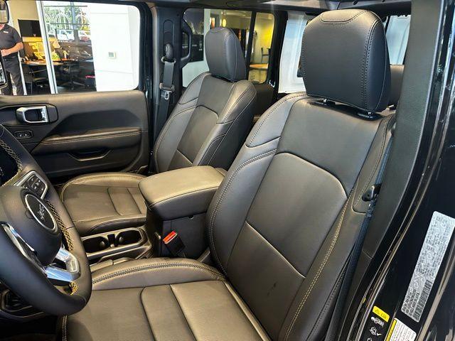 new 2025 Jeep Wrangler car