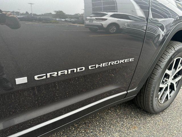 new 2025 Jeep Grand Cherokee L car