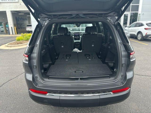 new 2025 Jeep Grand Cherokee L car