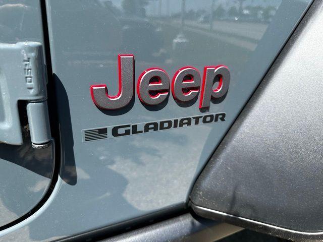 new 2025 Jeep Gladiator car, priced at $57,575