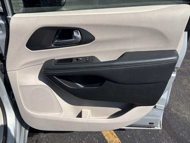 used 2024 Chrysler Pacifica car, priced at $32,500