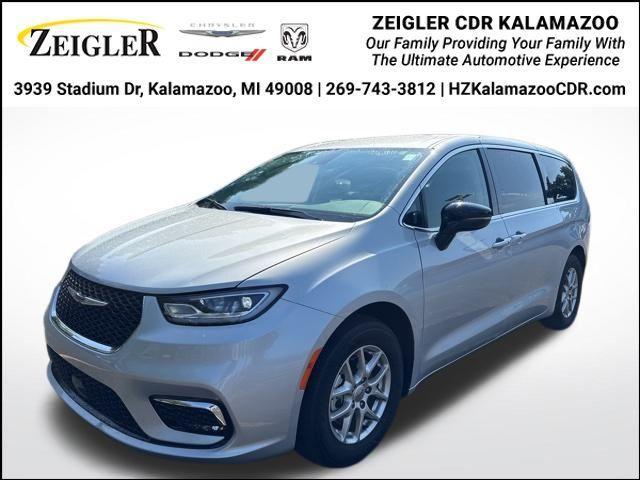 used 2024 Chrysler Pacifica car, priced at $32,500