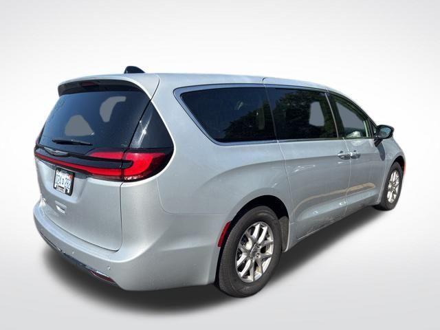 used 2024 Chrysler Pacifica car, priced at $32,500
