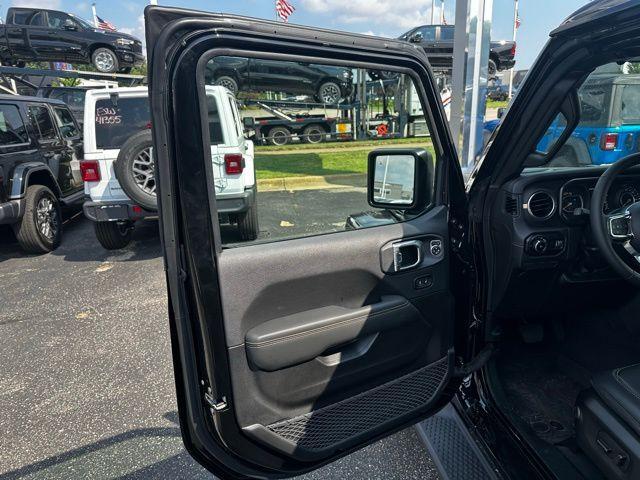 new 2025 Jeep Wrangler car