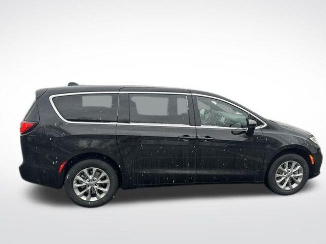 new 2025 Chrysler Pacifica car, priced at $44,140