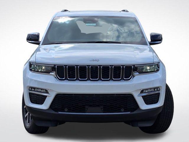 new 2025 Jeep Grand Cherokee car, priced at $46,840
