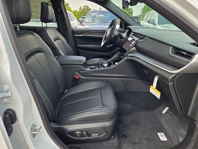 new 2025 Jeep Grand Cherokee car, priced at $46,840