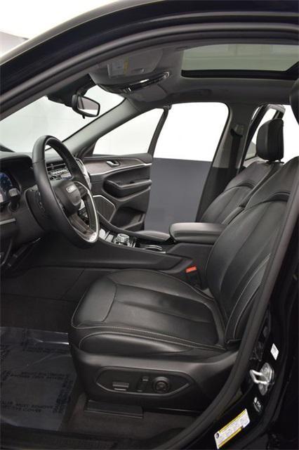 used 2022 Jeep Grand Cherokee car, priced at $34,997