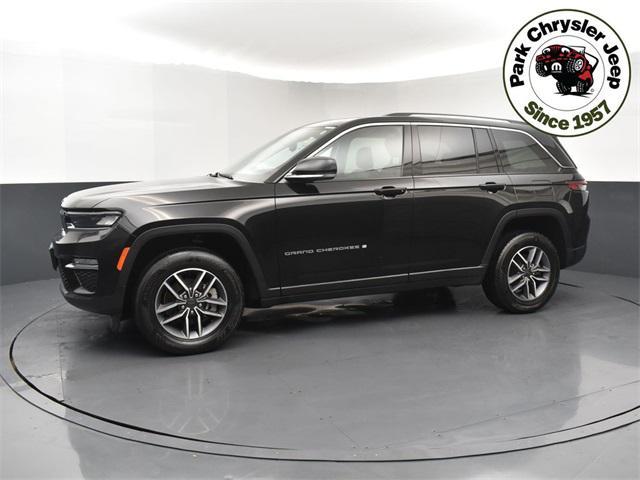 used 2022 Jeep Grand Cherokee car, priced at $34,997