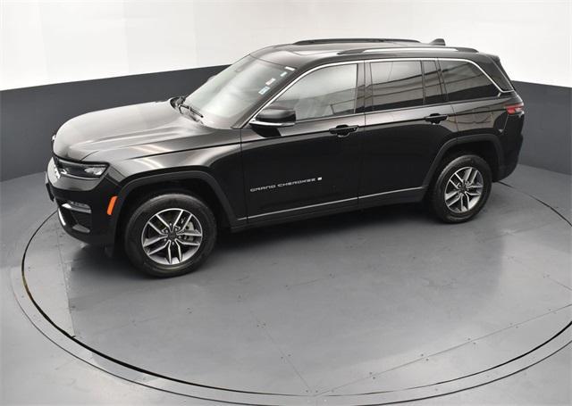 used 2022 Jeep Grand Cherokee car, priced at $34,997