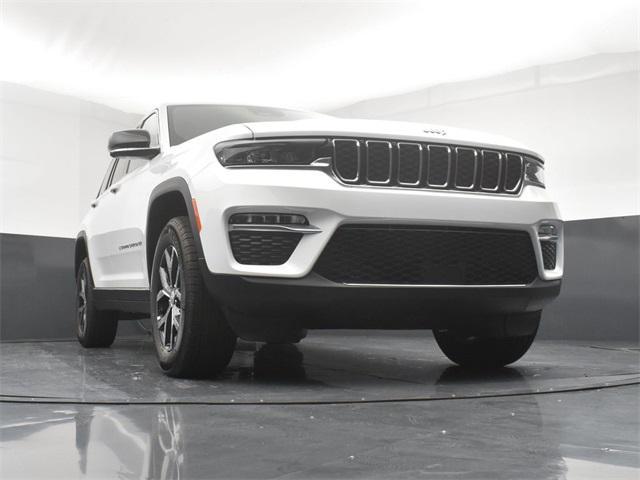 new 2025 Jeep Grand Cherokee car, priced at $41,525