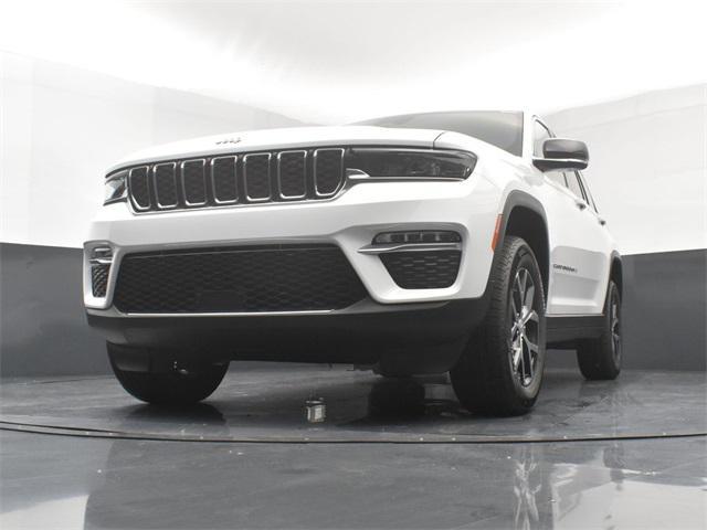 new 2025 Jeep Grand Cherokee car, priced at $41,525