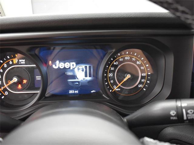 new 2025 Jeep Gladiator car, priced at $48,076