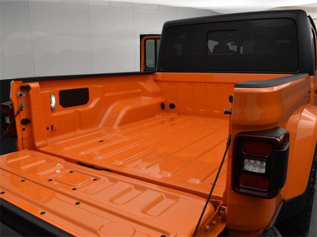 new 2025 Jeep Gladiator car, priced at $48,076