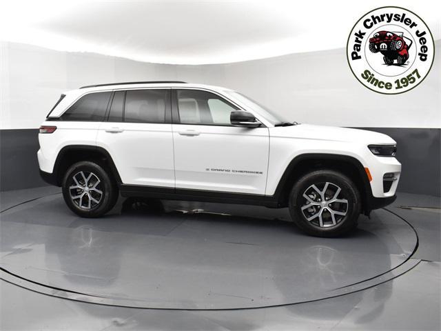new 2025 Jeep Grand Cherokee car, priced at $45,035