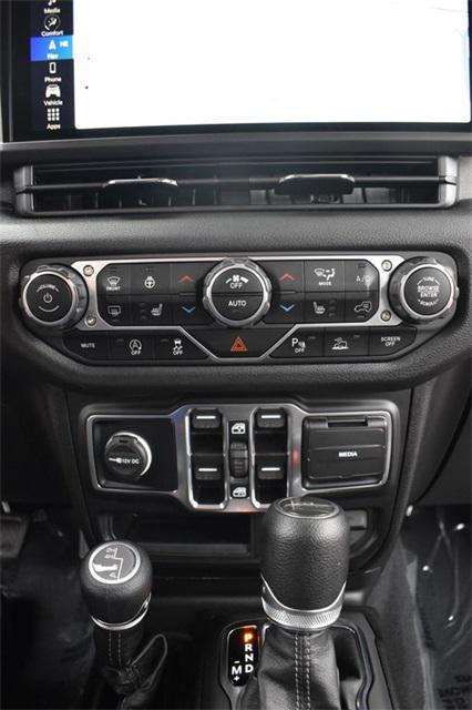 used 2024 Jeep Gladiator car, priced at $39,592