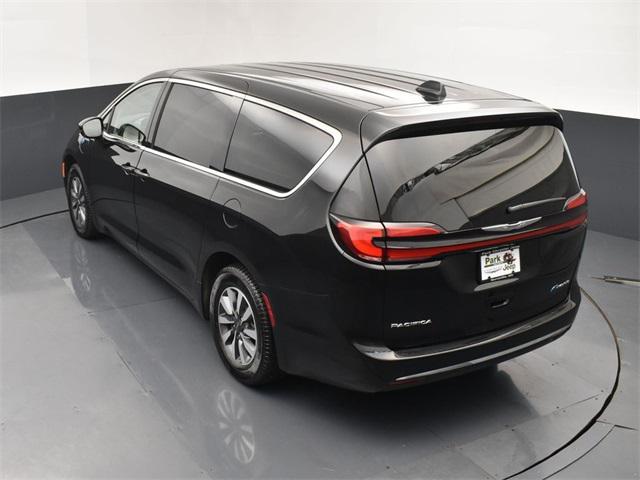 used 2022 Chrysler Pacifica Hybrid car, priced at $24,877