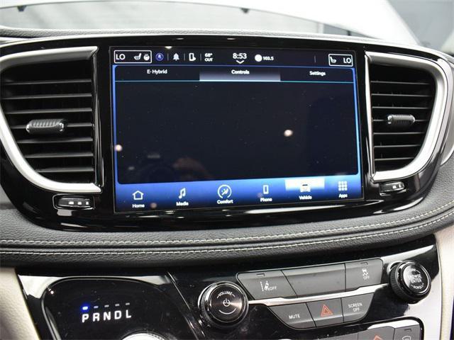 used 2022 Chrysler Pacifica Hybrid car, priced at $24,877