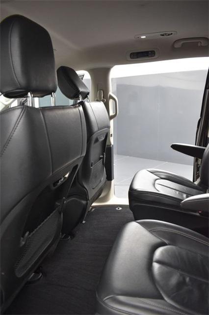 used 2022 Chrysler Pacifica Hybrid car, priced at $24,877