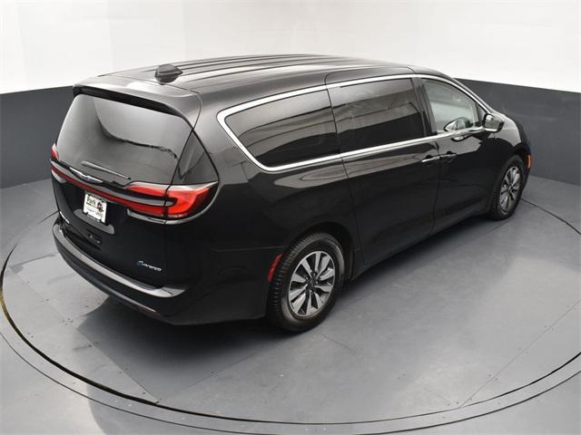 used 2022 Chrysler Pacifica Hybrid car, priced at $24,877