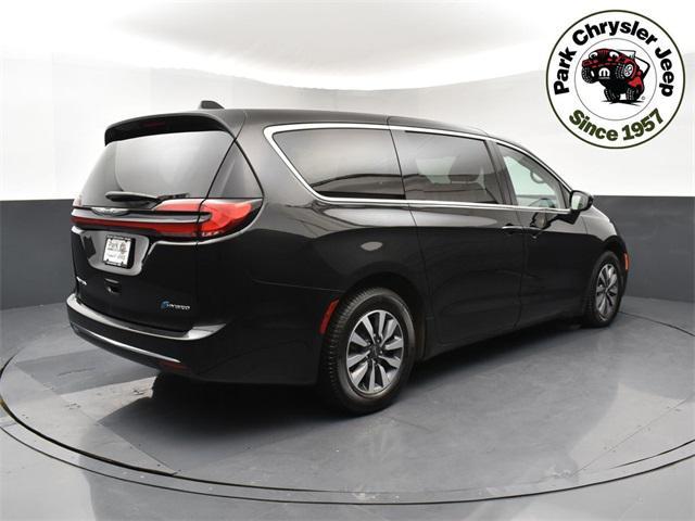 used 2022 Chrysler Pacifica Hybrid car, priced at $24,877