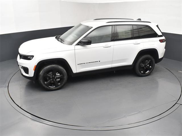 new 2025 Jeep Grand Cherokee car, priced at $43,425