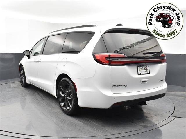 new 2024 Chrysler Pacifica car, priced at $53,460