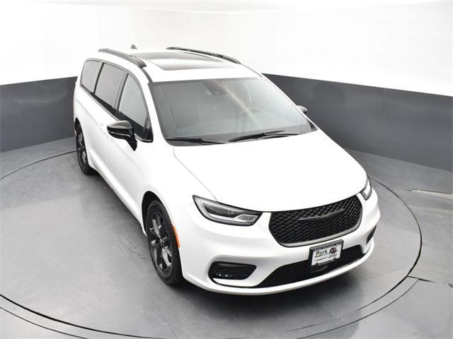 new 2024 Chrysler Pacifica car, priced at $46,460