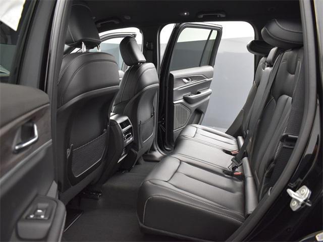 new 2025 Jeep Grand Cherokee car, priced at $39,670