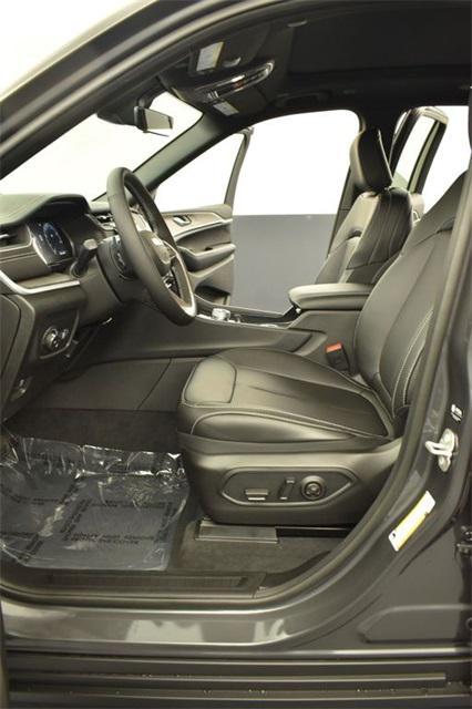 new 2025 Jeep Grand Cherokee car, priced at $45,356