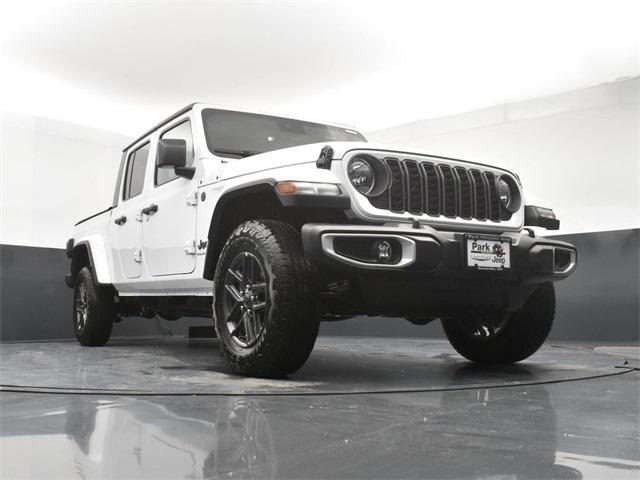 new 2024 Jeep Gladiator car, priced at $43,294