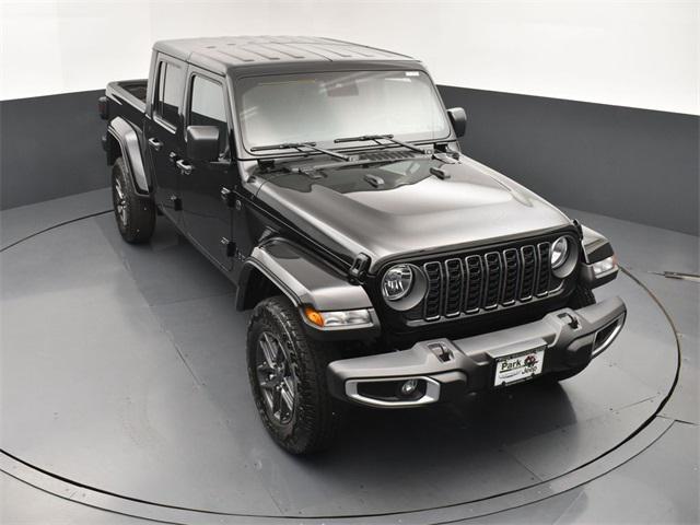 new 2025 Jeep Gladiator car, priced at $47,195