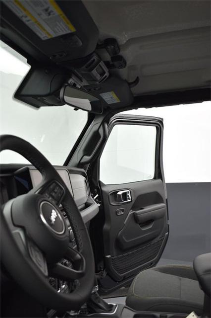 new 2025 Jeep Gladiator car, priced at $47,195