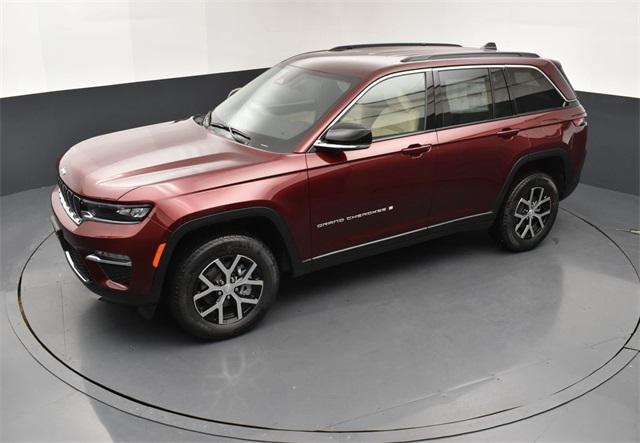new 2025 Jeep Grand Cherokee car, priced at $42,855