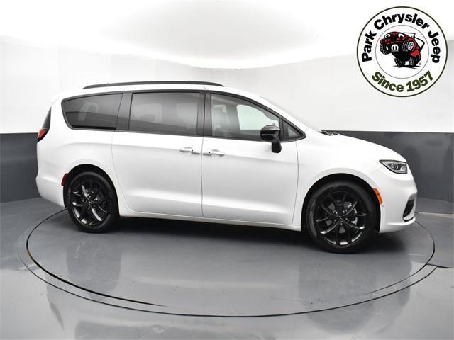 new 2024 Chrysler Pacifica car, priced at $40,490