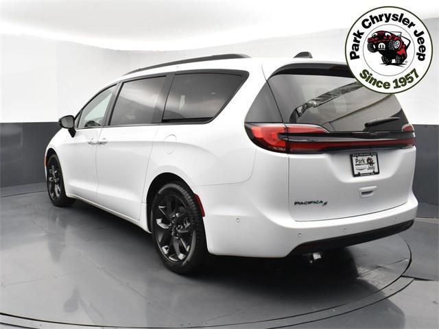 new 2024 Chrysler Pacifica car, priced at $40,490