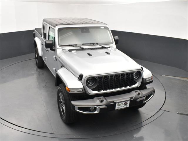 new 2024 Jeep Gladiator car, priced at $45,757