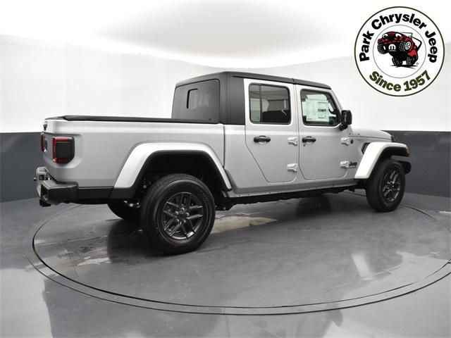 new 2024 Jeep Gladiator car, priced at $45,757