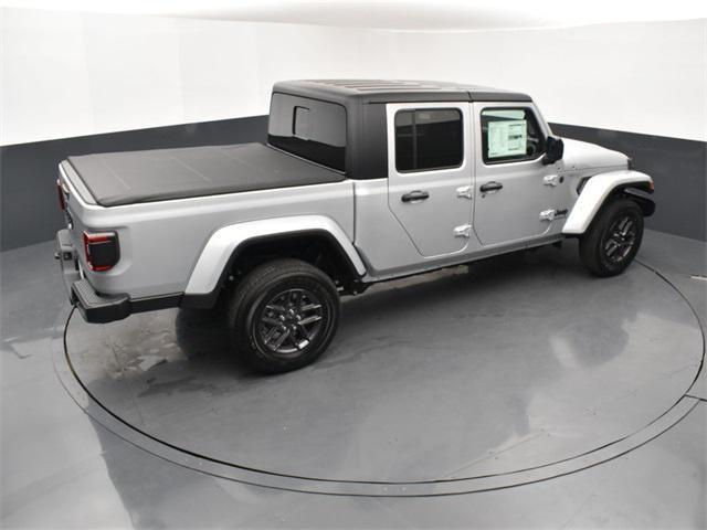 new 2024 Jeep Gladiator car, priced at $45,757