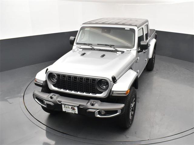 new 2024 Jeep Gladiator car, priced at $45,757