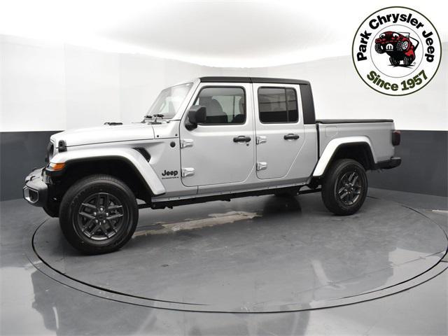 new 2024 Jeep Gladiator car, priced at $45,757