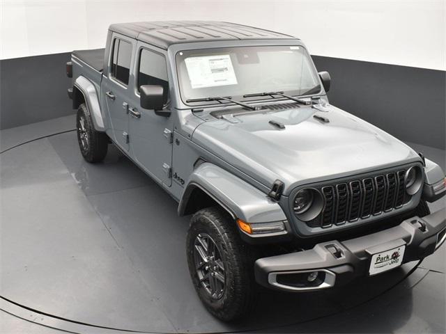 new 2025 Jeep Gladiator car, priced at $53,635