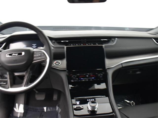 new 2025 Jeep Grand Cherokee car, priced at $50,695