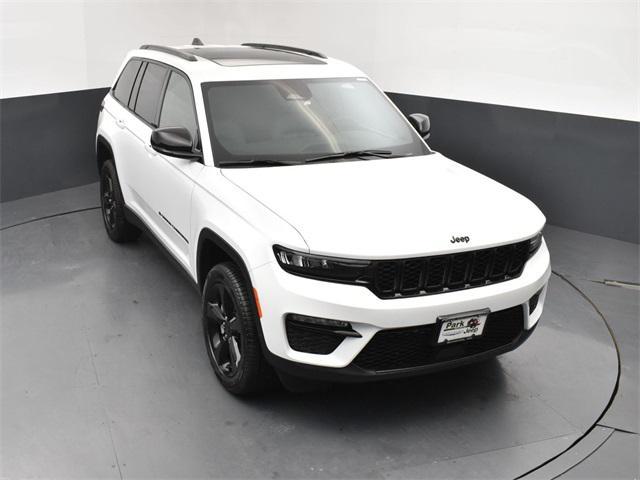 new 2025 Jeep Grand Cherokee car, priced at $50,695