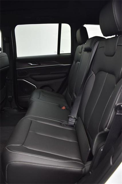 new 2025 Jeep Grand Cherokee car, priced at $50,695