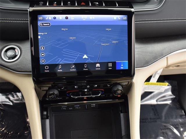 new 2025 Jeep Grand Cherokee car, priced at $47,960