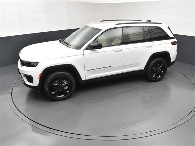 new 2025 Jeep Grand Cherokee car, priced at $43,425