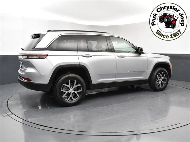 new 2025 Jeep Grand Cherokee car, priced at $42,120