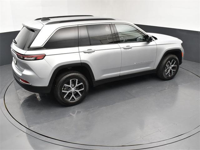 new 2025 Jeep Grand Cherokee car, priced at $42,120